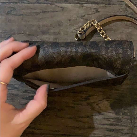 Michael Kors wallet and crossbody bag in one - Picture 2 of 11